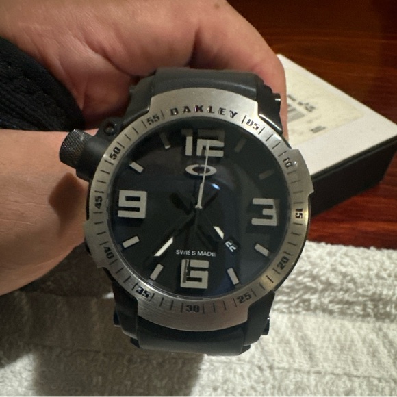 Authentic Oakley Kill Switch Watch/blak Dial/ Black Bezel-SS-Tech Bezel/EUC - Picture 15 of 15